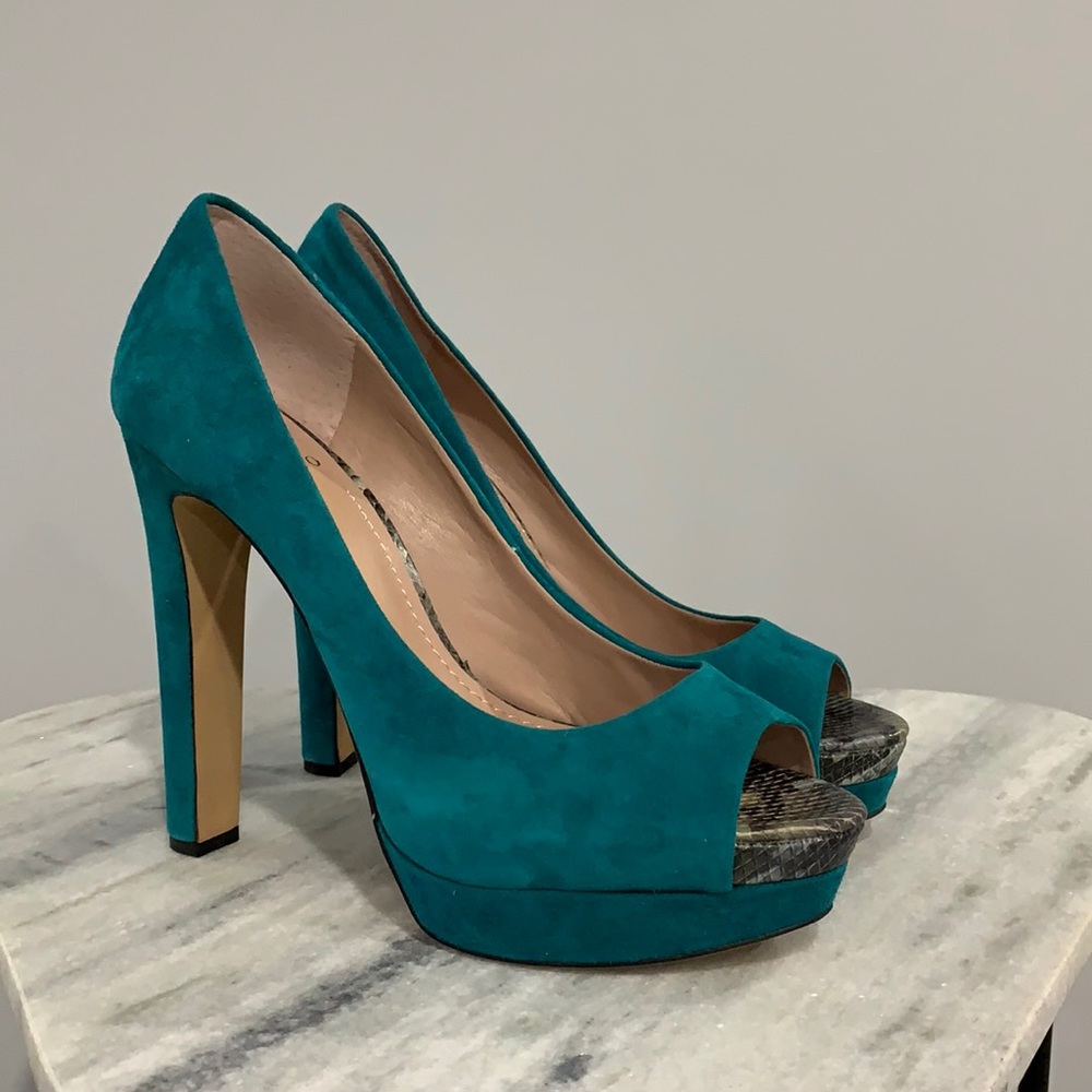 Vince Camuto “Graph” suede pumps